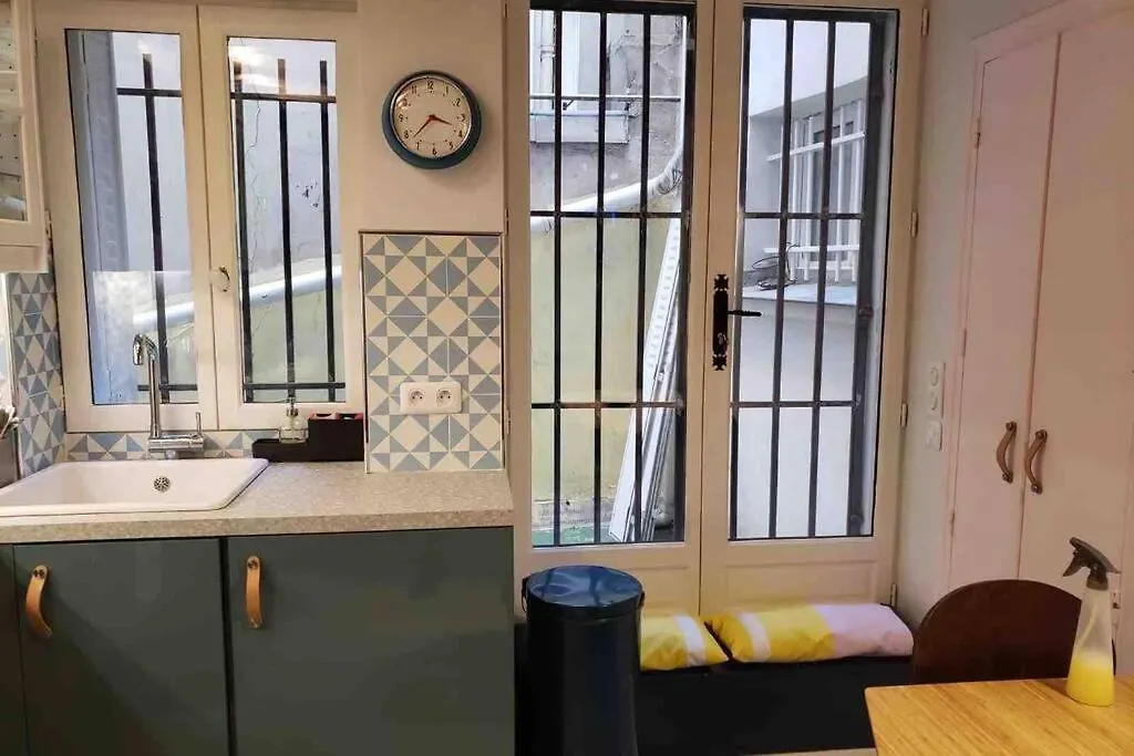 Charming Saint Germain Pres Rue De Ciseaux Apartment Paris 0*,  France